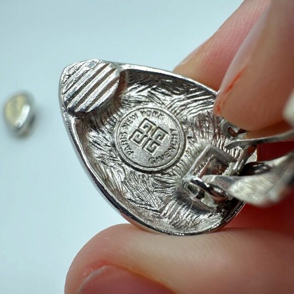 Givenchy Vintage Enamel Silver Tone Clip‎ On Earrings - Picture 8 of 10